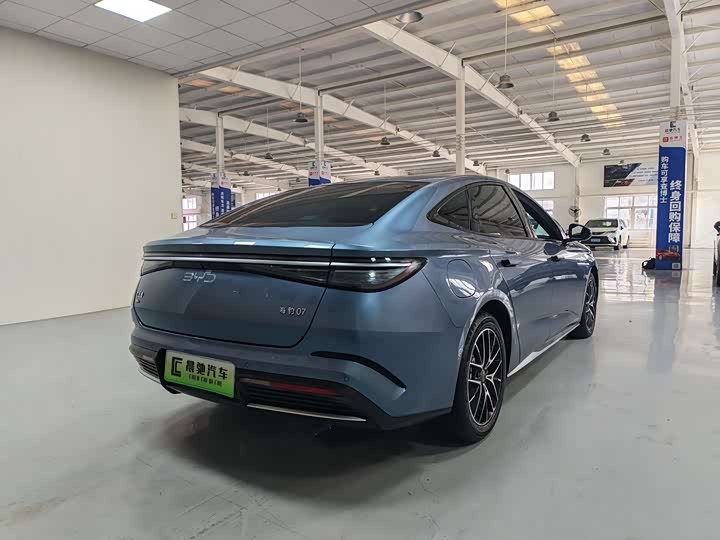 BYD Seal 07 DM-i Hybrid, 2025 — фото 4 из 9