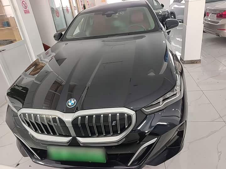 BMW i5, 2025 — фото 3 из 9