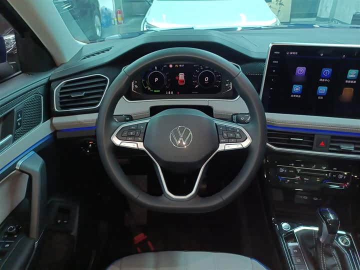 Volkswagen Tayron GTE Hybrid, 2022 — фото 8 из 9