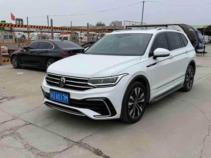 Volkswagen Tiguan L Pro, 2022 — купить в Белгороде под ключ