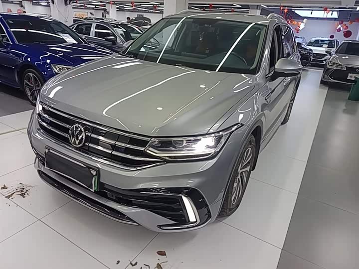 Volkswagen Tiguan L Hybrid, 2022 — купить в Казани под ключ