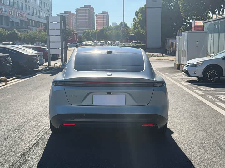 Nio ET5, 2023 — фото 8 из 9