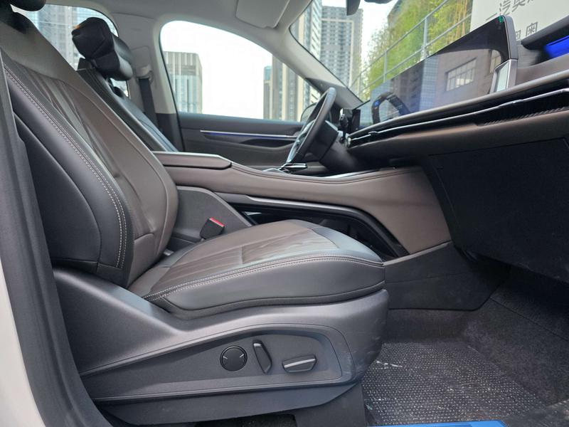 Ford Edge, 2025 — фото 11 из 12