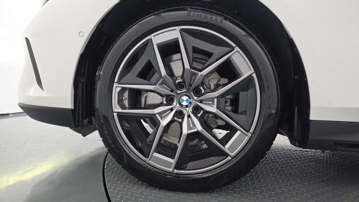 BMW 5 Series, 2025 — фото 5 из 12