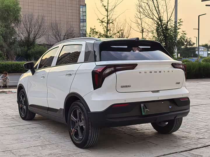 Geely Geometry E Firefly, 2022 — фото 7 из 9