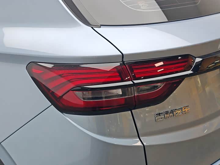Geely Coolray, 2025 — фото 7 из 9