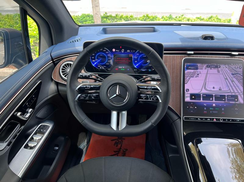 Mercedes-Benz EQE SUV, 2023 — фото 10 из 12