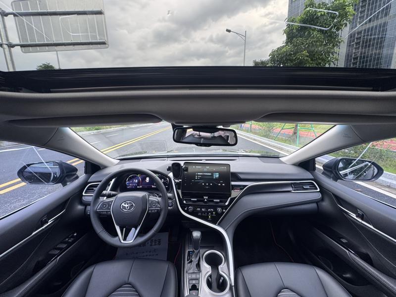 Toyota Camry, 2023 — фото 10 из 12