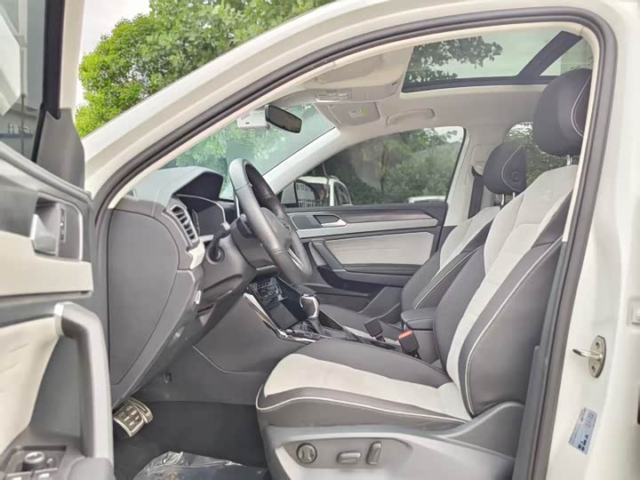 Volkswagen Tayron X, 2024 — фото 5 из 9