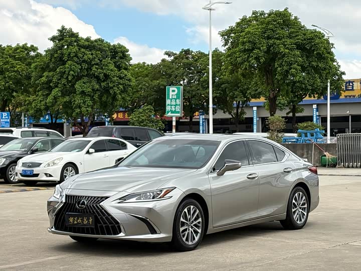 Lexus ES, 2023 — купить в Саратове под ключ