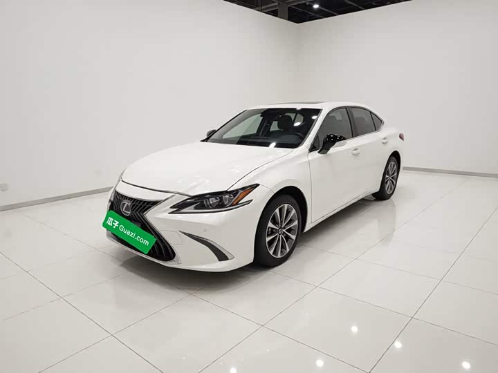 Lexus ES, 2023 — купить в Санкт-Петербурге под ключ