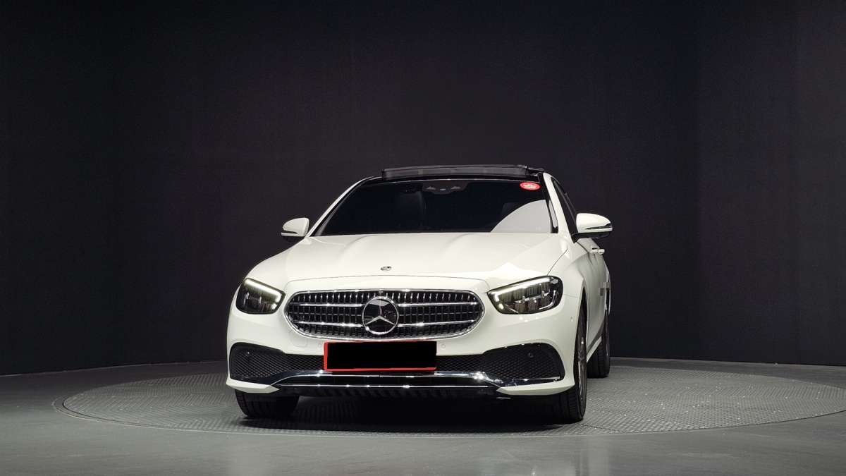 Mercedes-Benz E-Class, 2023 — фото 3 из 12