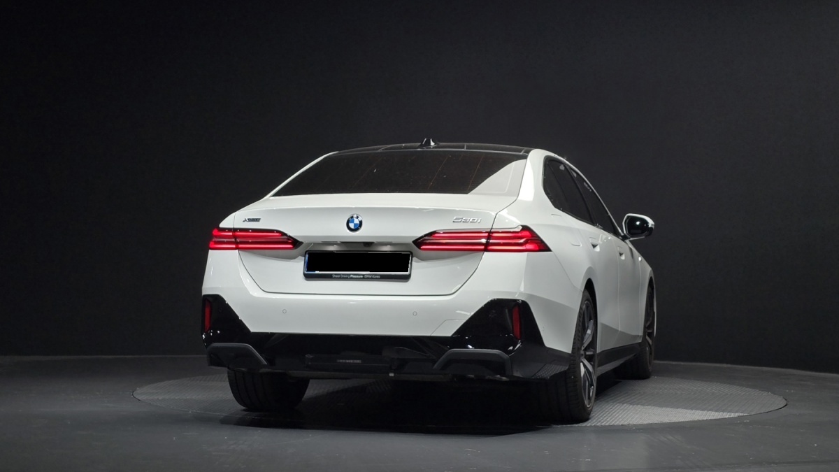 BMW 5 Series, 2025 — фото 4 из 12
