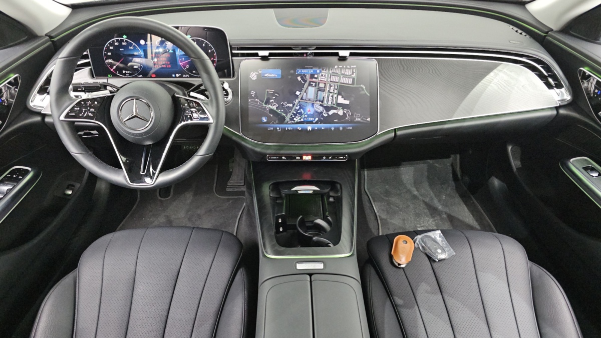 Mercedes-Benz E-Class, 2024 — фото 6 из 12
