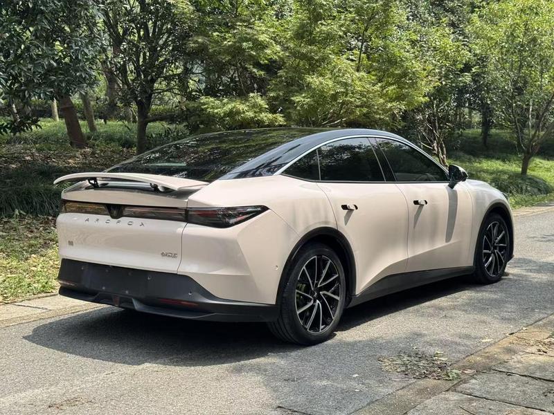 BAIC Arcfox Alpha S5, 2024 — фото 7 из 11