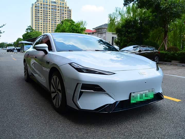 Geely Galaxy E8, 2024 — фото 3 из 9