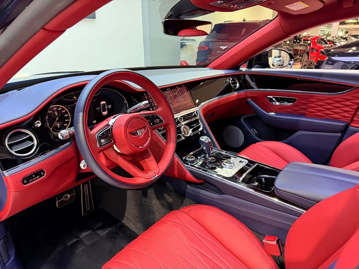 Bentley Flying Spur, 2022 — фото 6 из 9