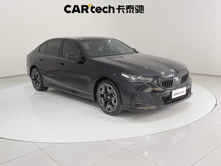 BMW 5 Series, 2025 — фото 2 из 9
