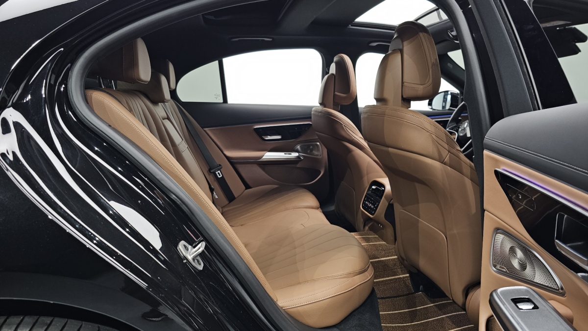 Mercedes-Benz E-Class, 2024 — фото 11 из 12