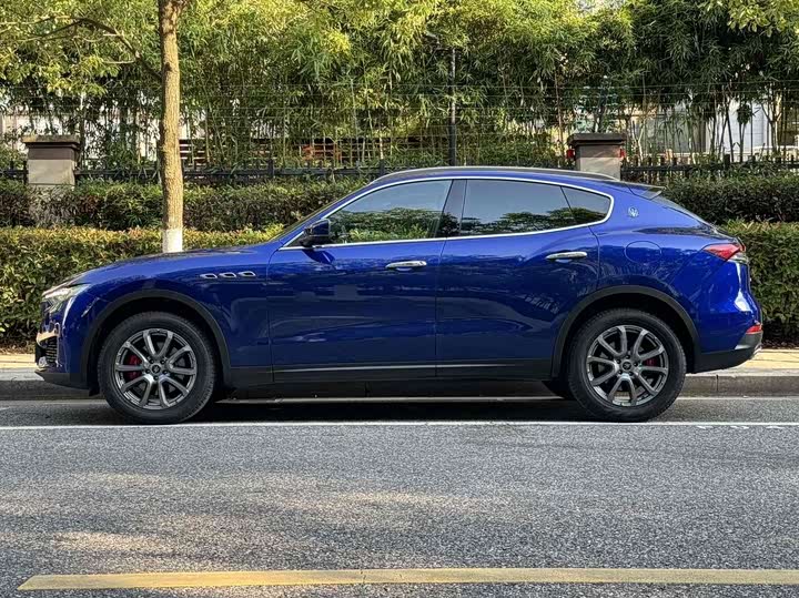 Maserati Levante, 2021 — фото 3 из 9