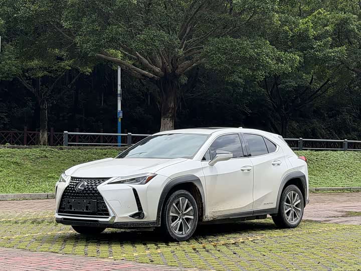 Lexus UX Hybrid, 2022 — купить в Перми под ключ