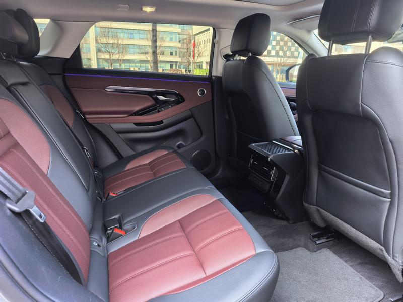 Land Rover Range Rover Evoque L, 2022 — фото 11 из 12