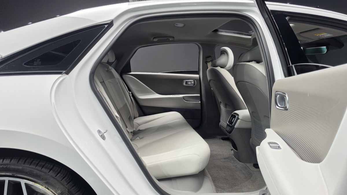 Hyundai Ioniq 6, 2023 — фото 11 из 12