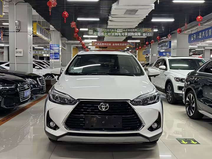 Toyota Yaris L Hatchback, 2022 — фото 2 из 9