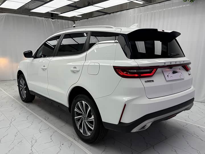 Geely Vision X6, 2022 — фото 4 из 9