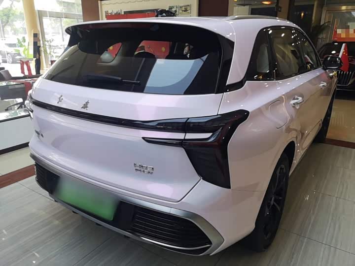 Hongqi HS3 Hybrid, 2026 — фото 7 из 9