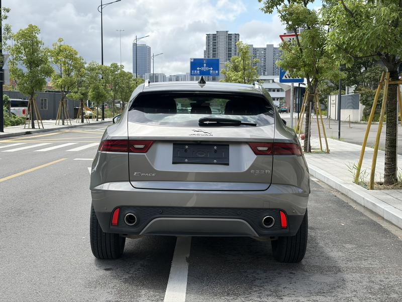 Jaguar E-Pace, 2023 — фото 5 из 10
