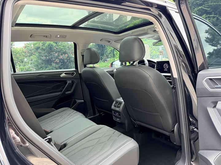 Volkswagen Tiguan L Pro, 2023 — фото 9 из 9