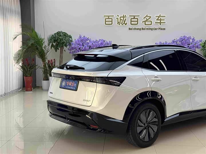 Nissan Ariya EV, 2024 — фото 6 из 9