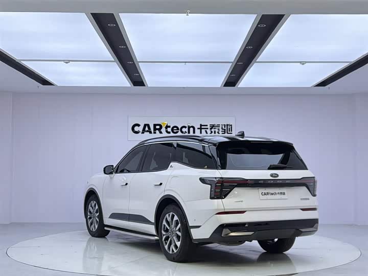 Ford Edge, 2023 — фото 3 из 12