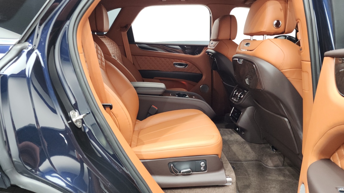 Bentley Bentayga, 2022 — фото 10 из 12
