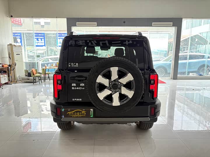 BAIC Beijing BJ40 Hybrid, 2025 — фото 4 из 9