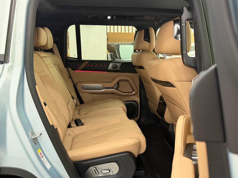 BYD FangChengBao Leopard 8, 2024 — фото 10 из 12