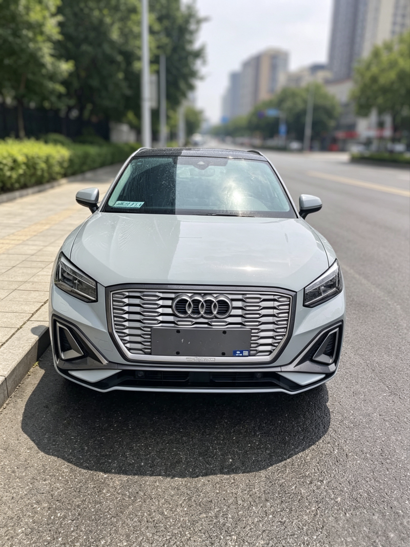 Audi Q2L e-tron, 2022 — фото 2 из 11