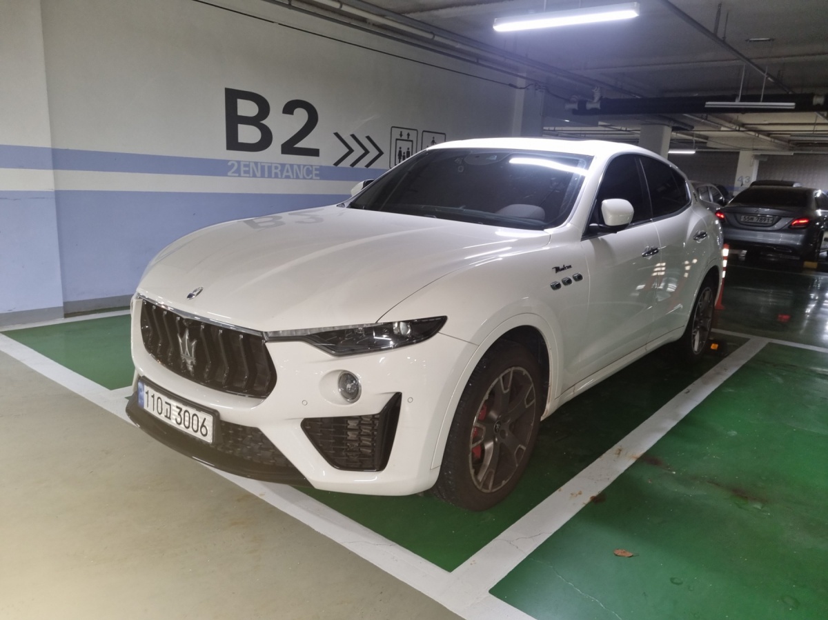 Maserati Levante, 2022 — фото 2 из 4