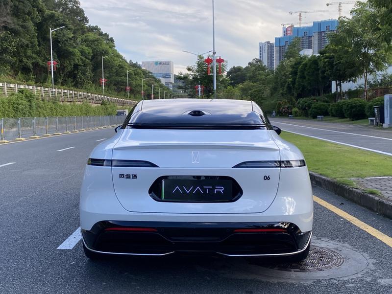 Avatr 06, 2025 — фото 4 из 8