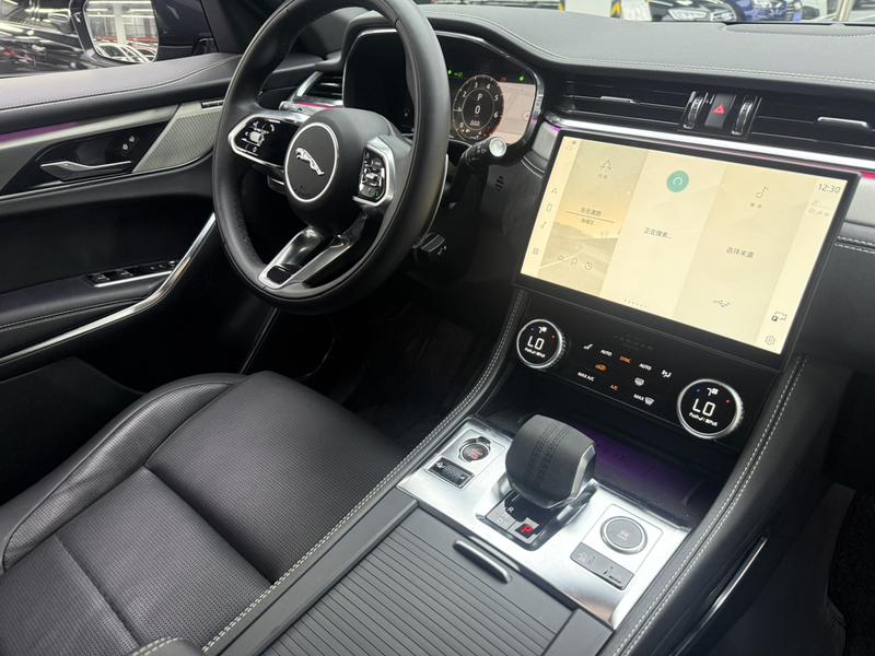 Jaguar F-Pace, 2023 — фото 7 из 12