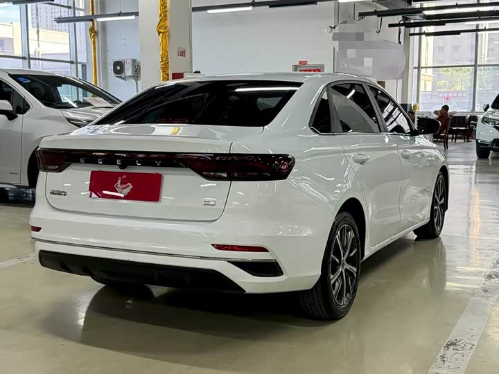 Geely Emgrand, 2022 — фото 9 из 9