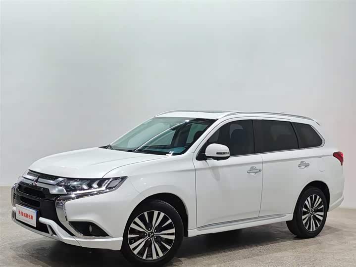 Mitsubishi Outlander, 2022 — купить в Курске под ключ