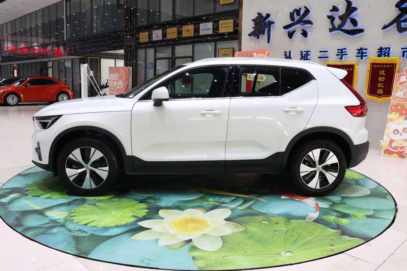 Volvo XC40, 2023 — фото 3 из 12
