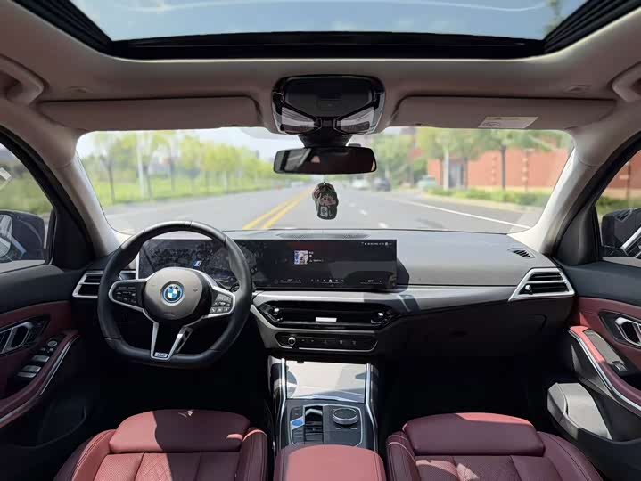 BMW i3, 2025 — фото 6 из 9