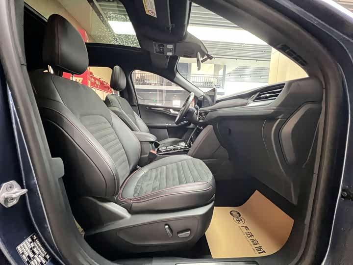 Ford Escape, 2022 — фото 7 из 9