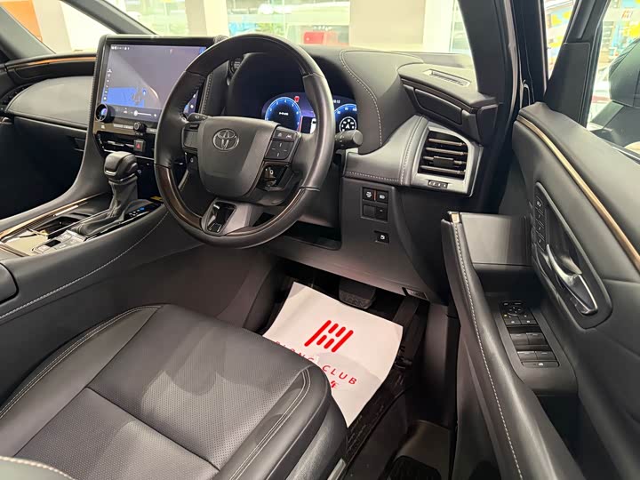 Toyota Alphard, 2026 — фото 4 из 9