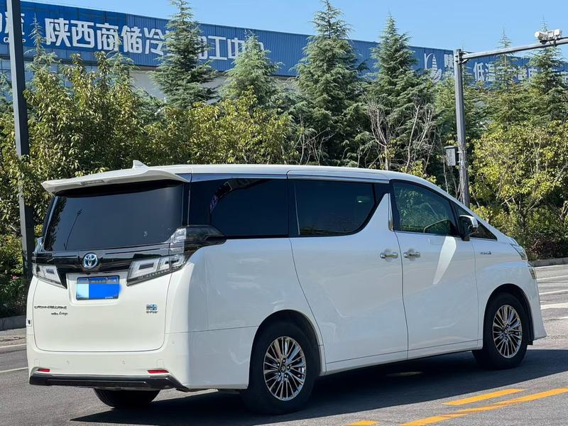 Toyota Vellfire, 2022 — фото 5 из 10