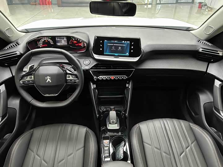 Peugeot 2008, 2024 — фото 2 из 9