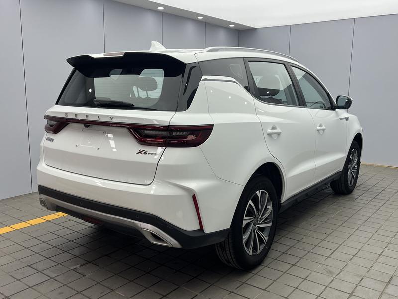 Geely Vision X6, 2022 — фото 6 из 12